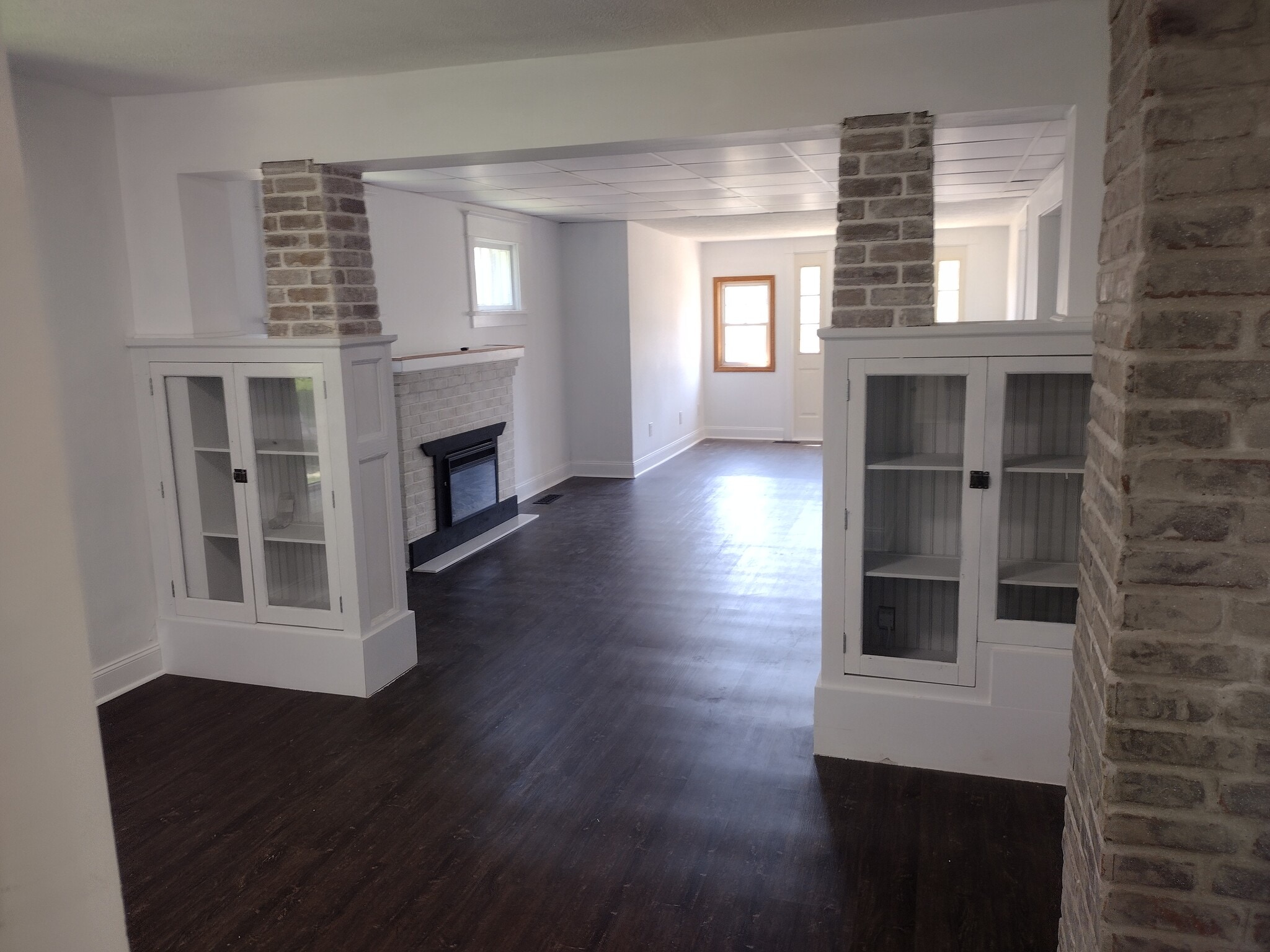 Building Photo - 337 W South St