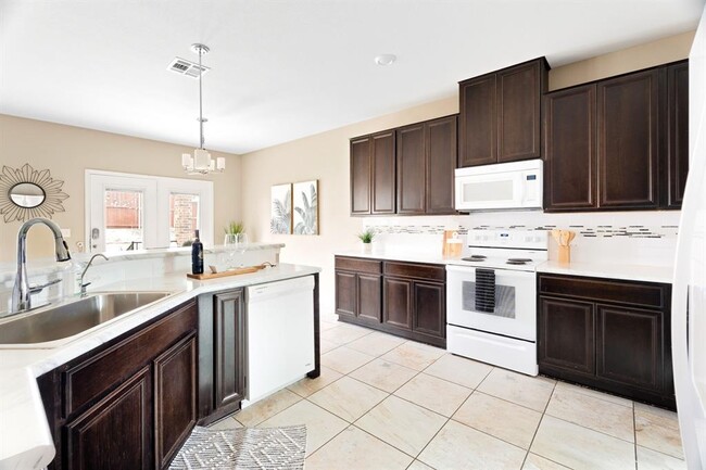 Building Photo - 7300 Ondantra Bnd