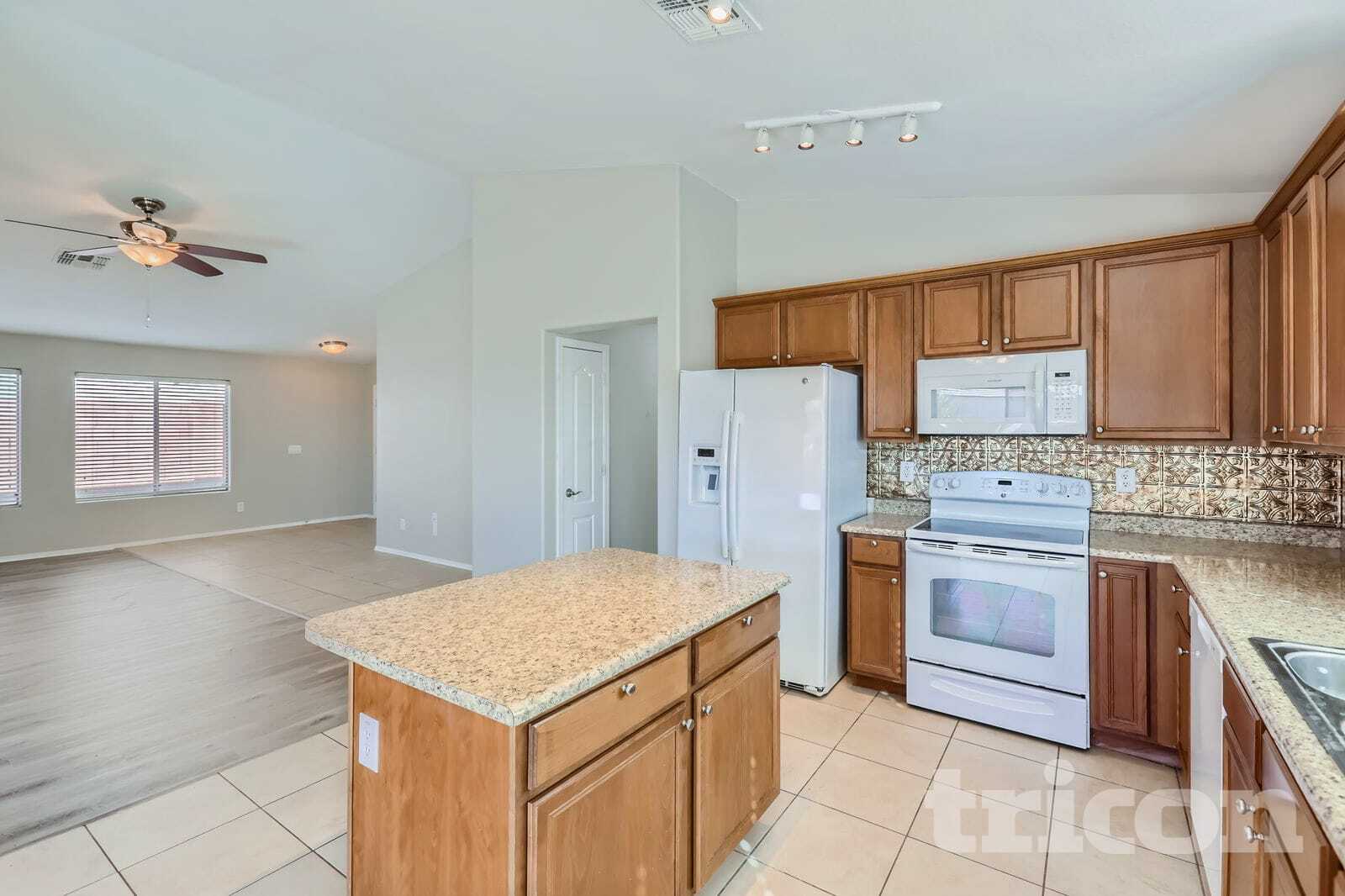 Building Photo - 2244 S 238th Ln