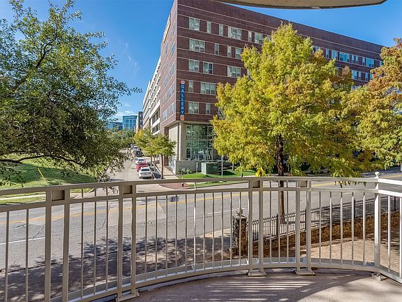 Building Photo - 3225 Turtle Creek Blvd Blvd