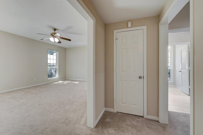 Building Photo - 2400 N Braeswood Blvd