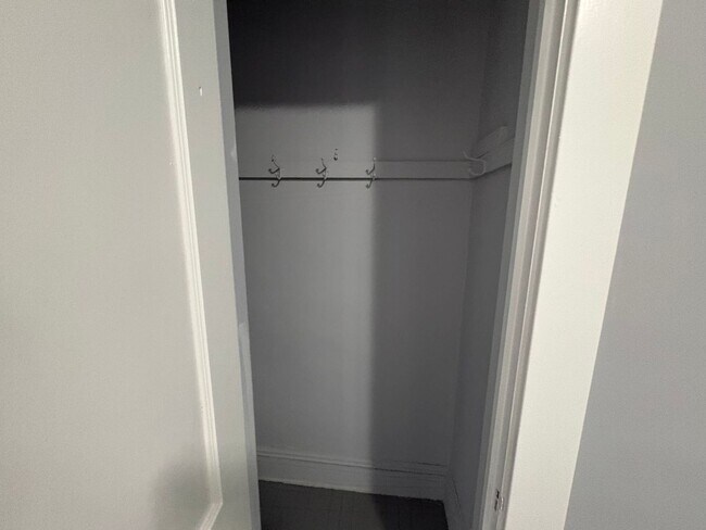 Building Photo - 15624 Halliday Ave