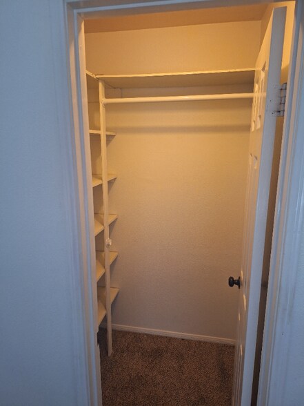 Building Photo - 39751 Amberley Cir