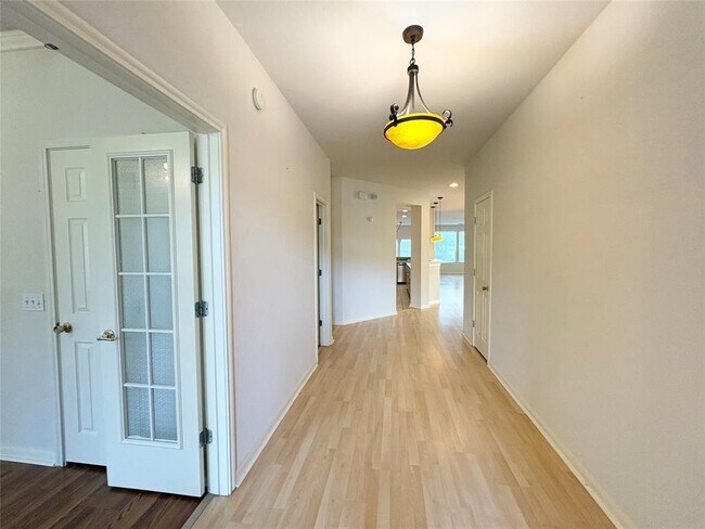 Building Photo - 7006 Rambollet Terrace