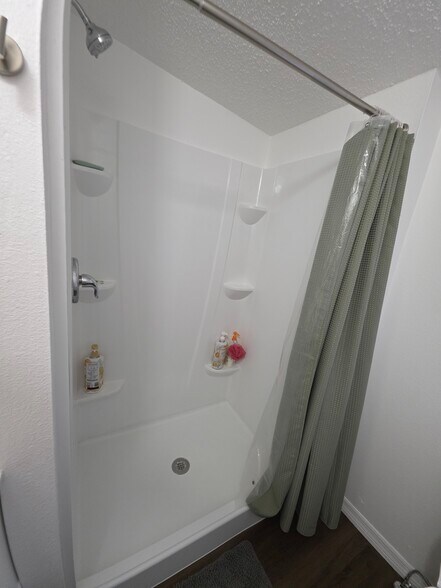 Building Photo - 2160 Milrose Dr