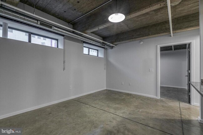 Building Photo - 4800 Brown St