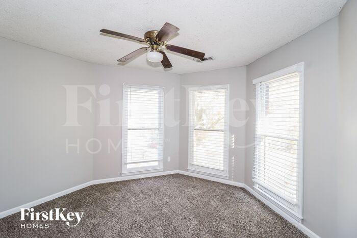 Building Photo - 2255 Hickory Path Dr