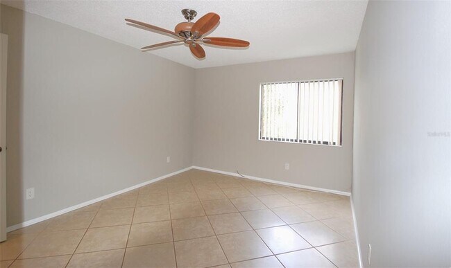 Building Photo - 3300 Fox Chase Cir