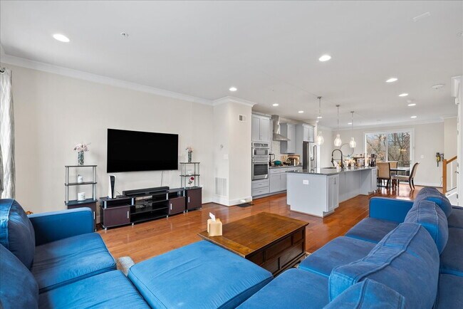 Building Photo - A Glimpse of Serene Living in Chantilly, VA