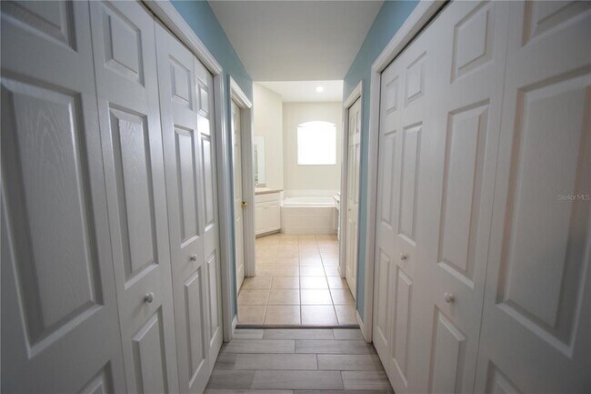 Building Photo - 534 Grasslands Village Cir