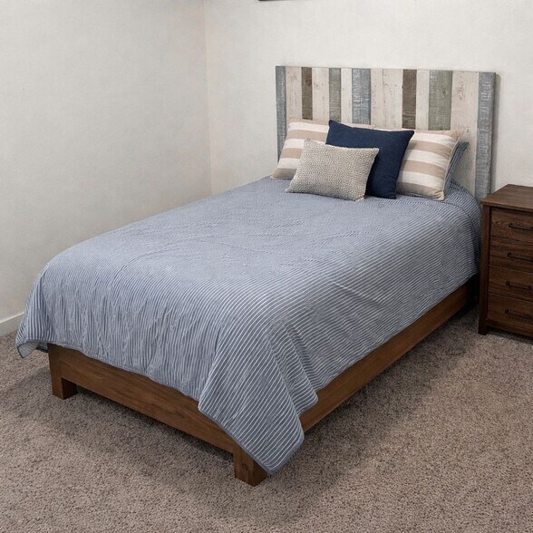 Building Photo - 725 3rd Ave