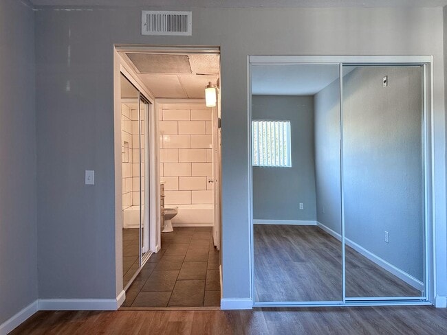 Building Photo - 4550 Laurel Canyon Blvd