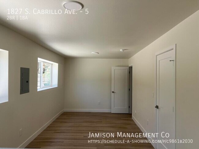 Building Photo - 1827 S Cabrillo Ave