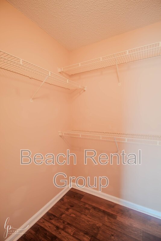 Building Photo - 3774 Hitchcock Way