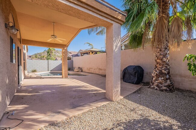 Building Photo - Phoenix Gem: 4 Bedrooms, Pool, and Prime L...