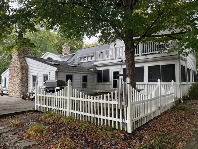 Building Photo - 8298 Valley Dr