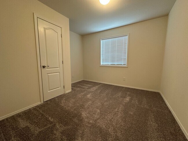 Building Photo - 212 Las Flores Ave