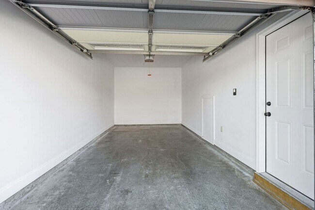 Building Photo - 2826 Fox Wood Ln
