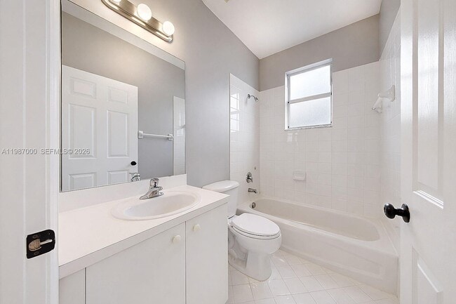 Building Photo - 2014 NE 38th Rd