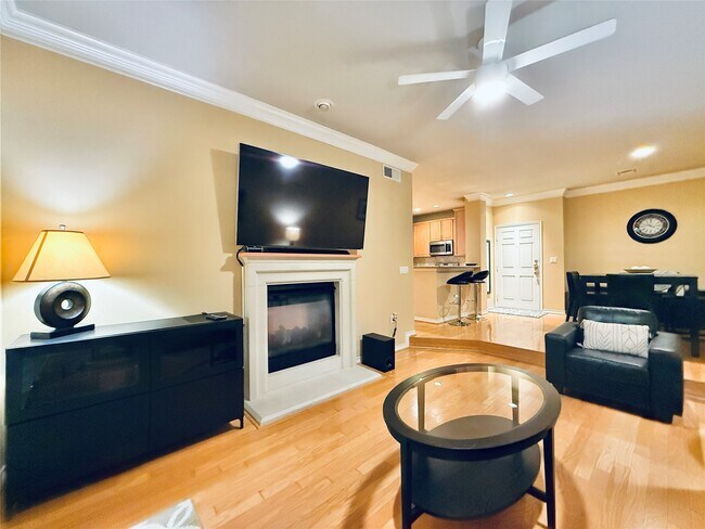 Building Photo - 2400 McCue Rd