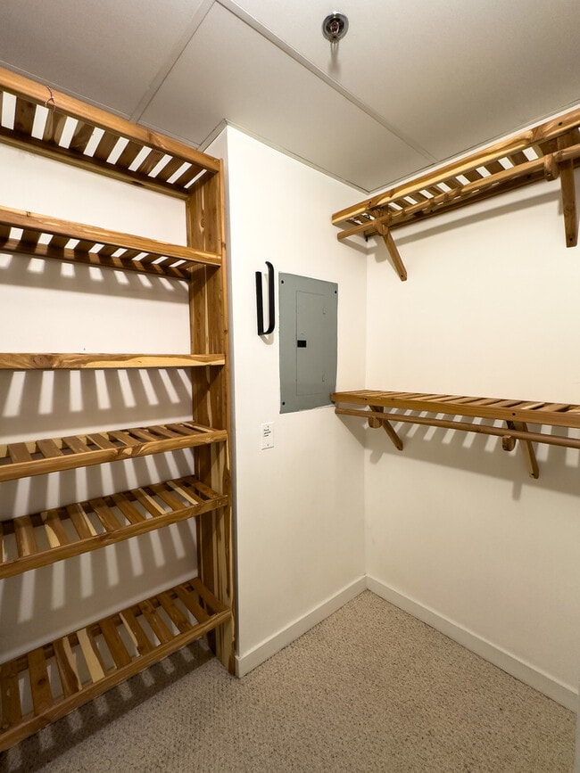 Building Photo - 701 W Jackson Blvd