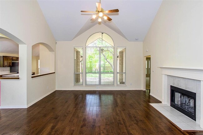 Building Photo - 3605 Bayton Dr