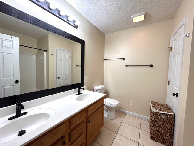 Building Photo - Welcome to Sabiston Height!