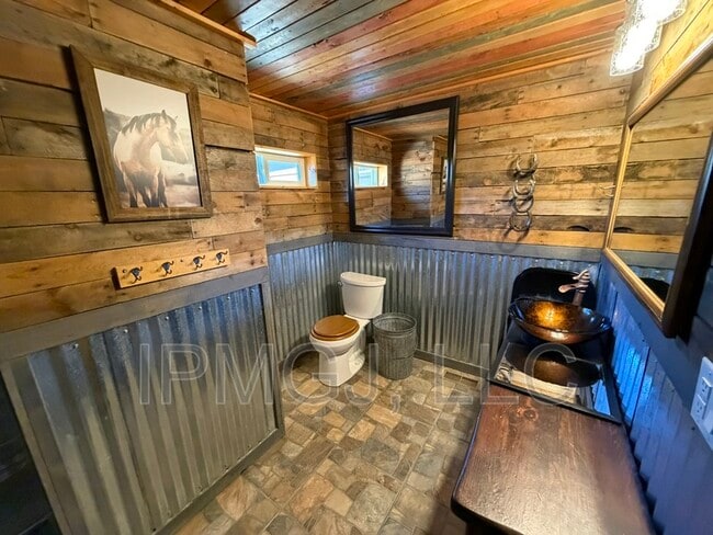 Building Photo - 201 Plateau Ave