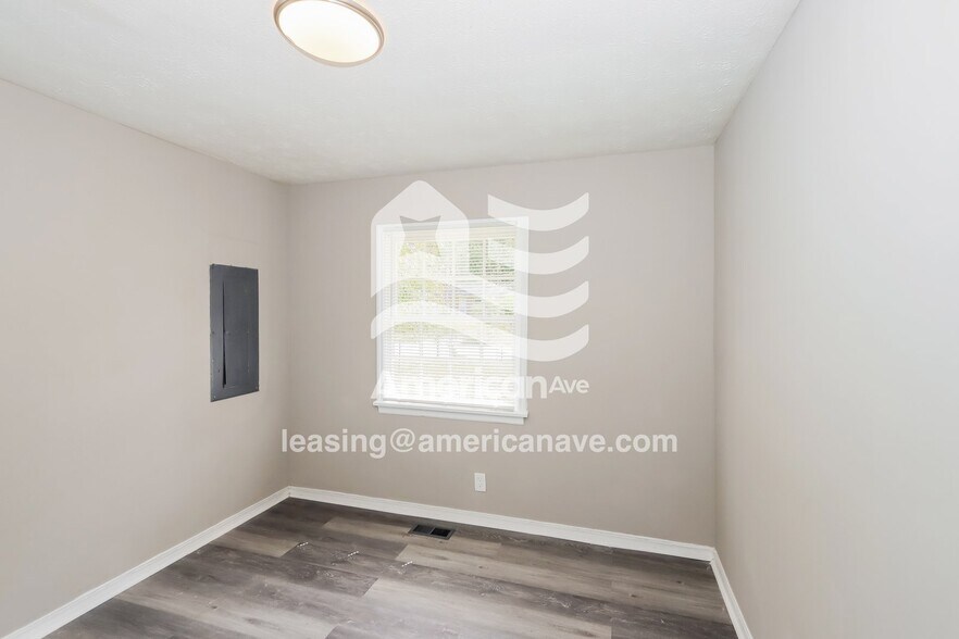 Building Photo - 3266 Lancing Ln