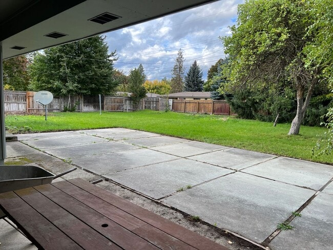 Building Photo - 3728 W Delbert Ave