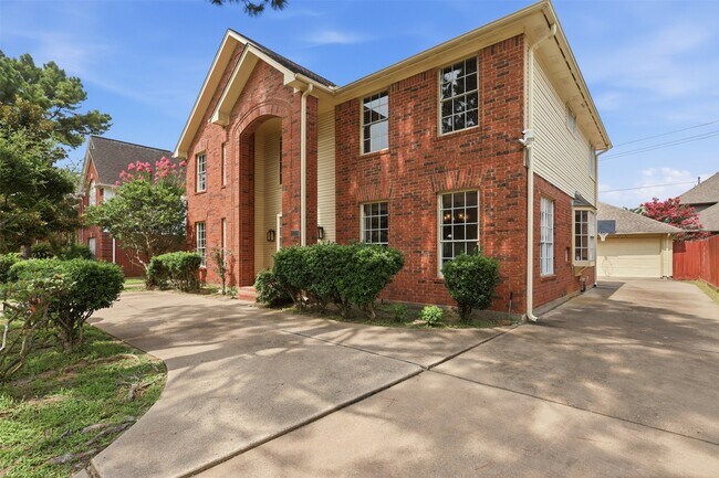 Building Photo - 2114 Gentryside Dr