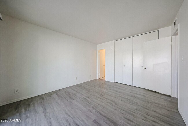 Building Photo - 2226 W Heatherbrae Dr