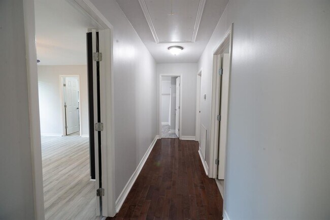 Building Photo - 12015 Cottonwood Ln