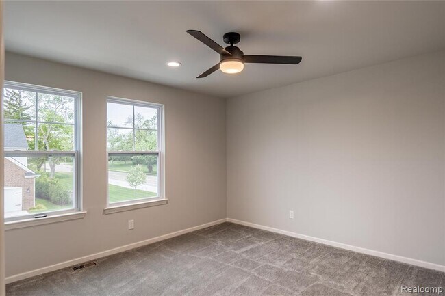 Building Photo - 24180 Liberty Hill Dr