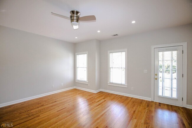 Building Photo - 1660 Briergate Dr