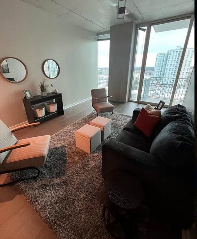 Building Photo - 777 N Ashley Dr