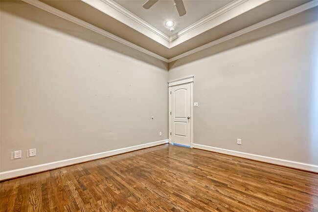 Building Photo - 2113 Bidwell Dr