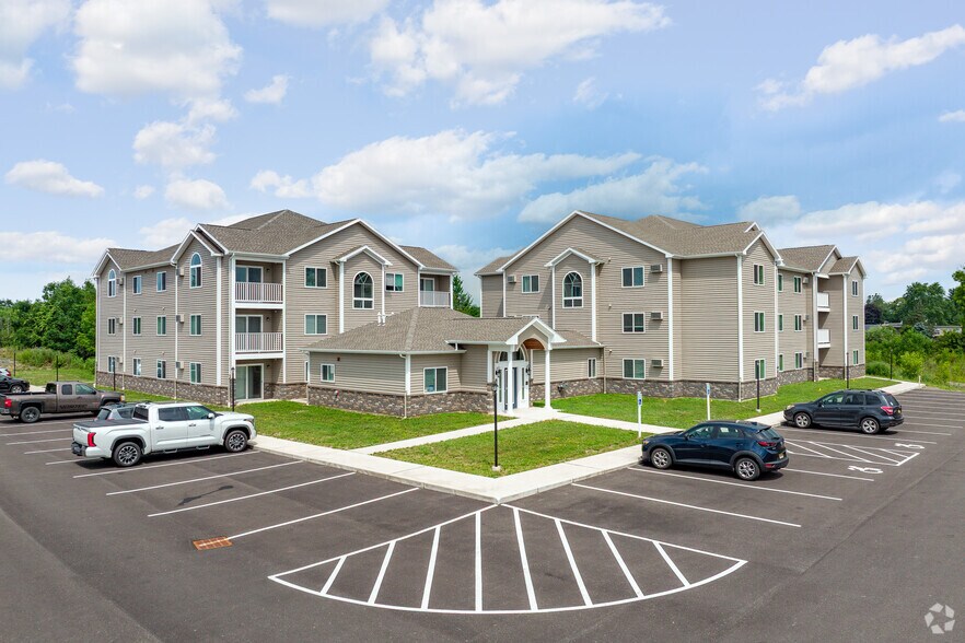 Building Photo - Georgian Court Apartments
