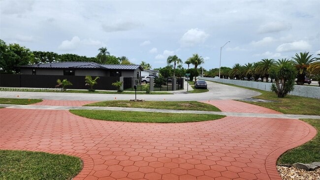 Building Photo - 5460 SW 133rd Ct