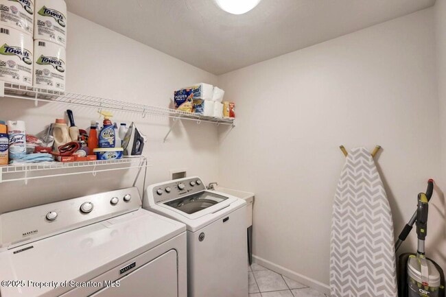 Building Photo - 11 Gilroy St