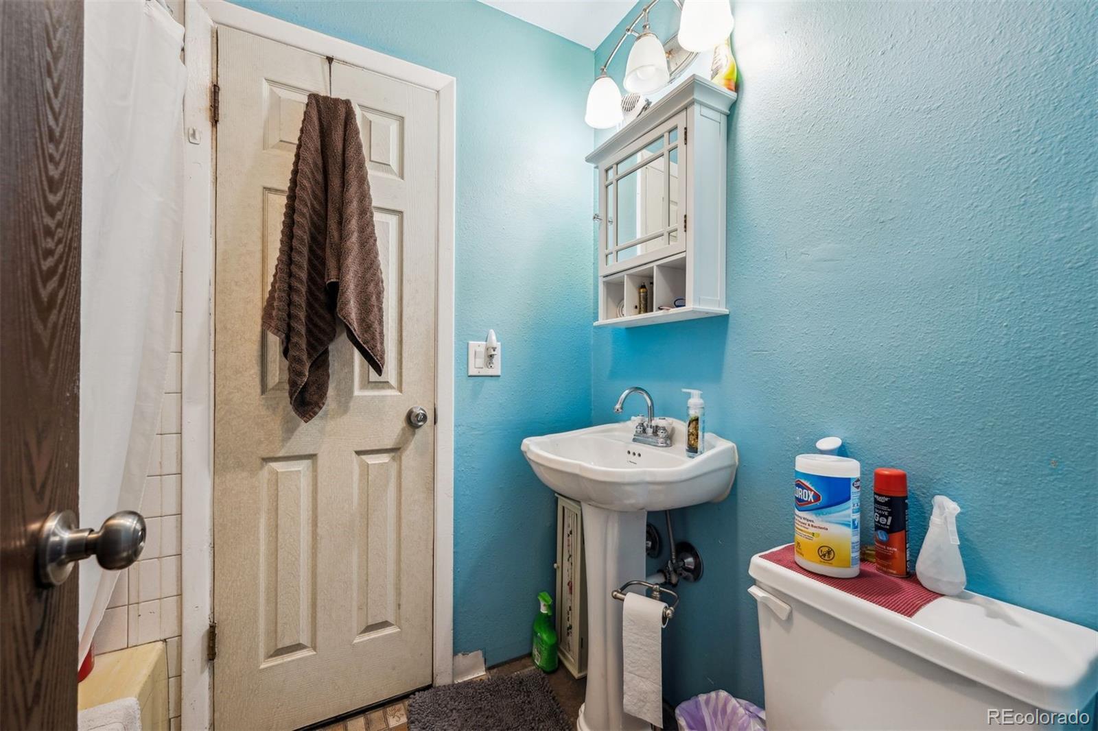 Building Photo - 2567 Rainbow Dr