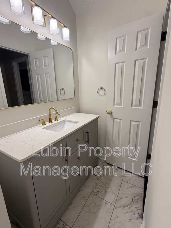 Building Photo - 72 N McLean Blvd