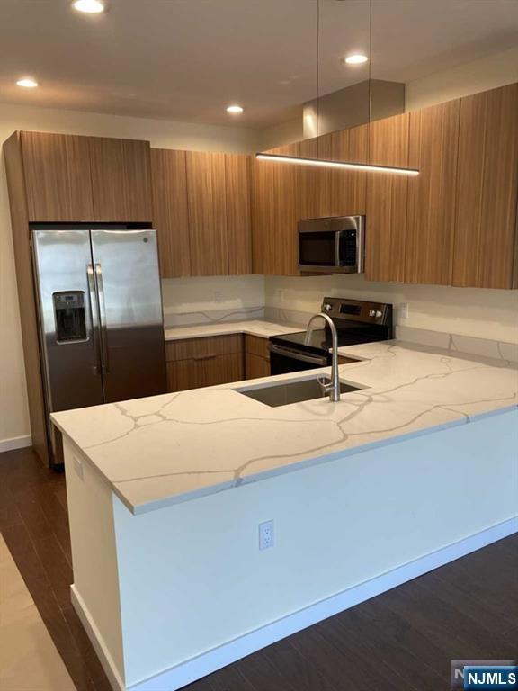 Building Photo - 209 Oakdene Pl