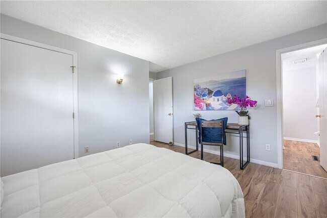 Building Photo - 5276 Buckner Dr