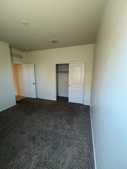 Building Photo - 42132 W Manderas Ln