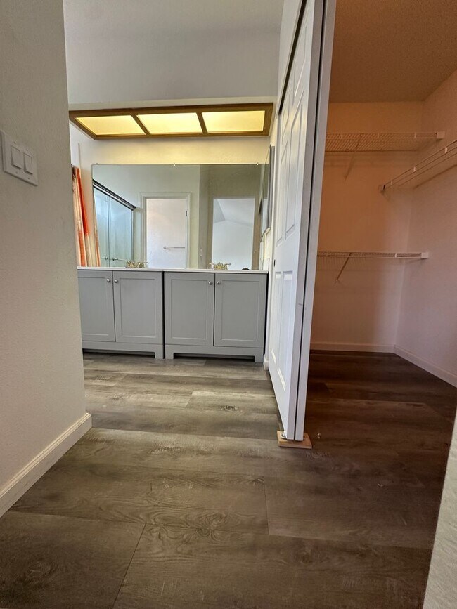 Building Photo - Beautiful 4 Bedroom, 2.5 Bath Tracy Home