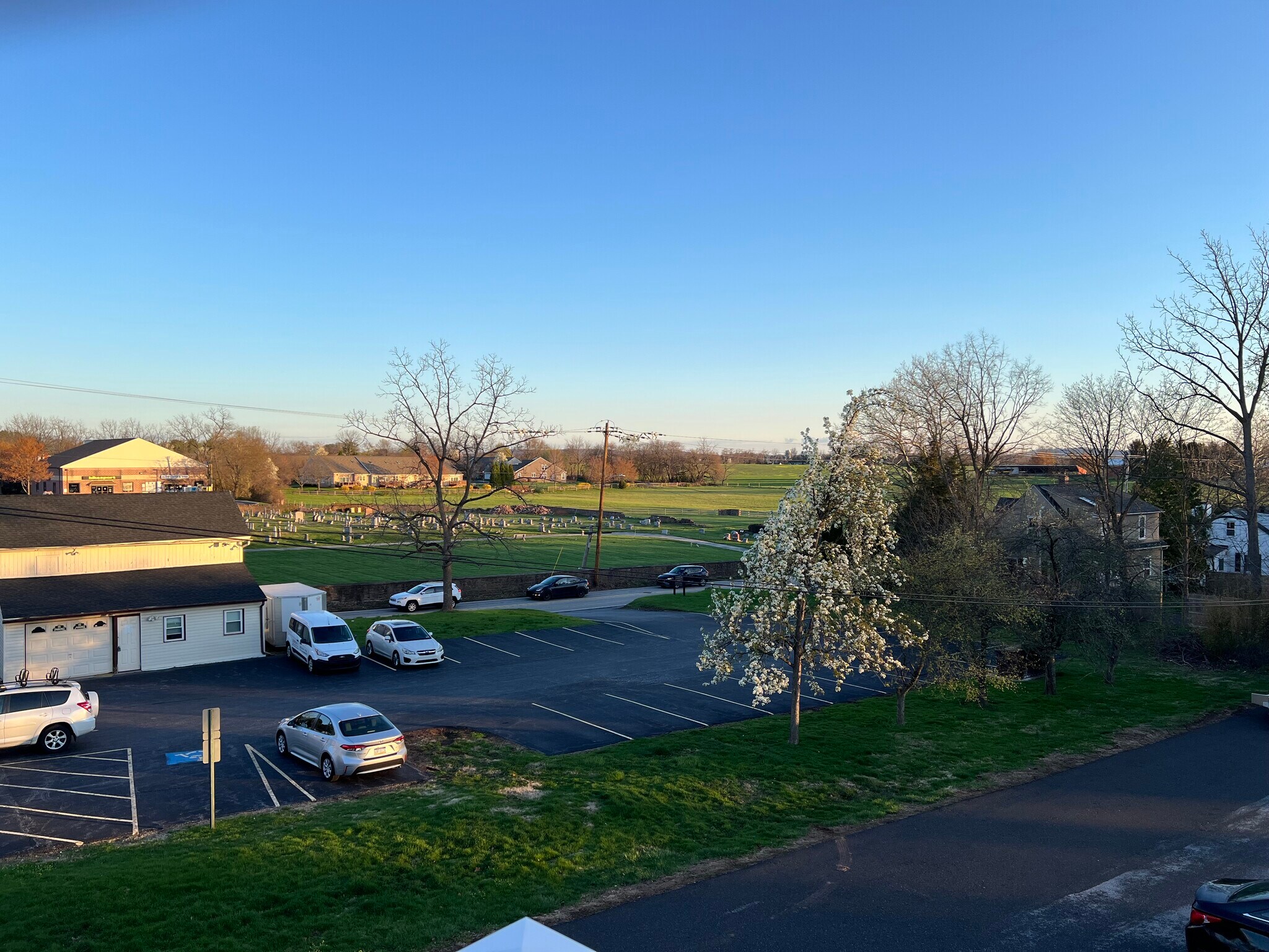 Building Photo - 207 E Main St