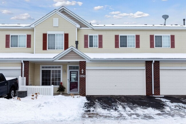 Building Photo - Bailey's Arbor townhome- 2 bed/1.5 bath; Available June 1st.