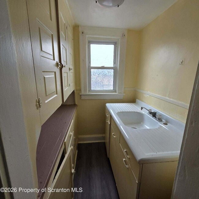 Building Photo - 114 N Hyde Park Ave