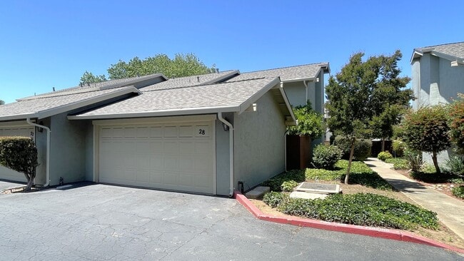 Building Photo - Concord Beautiful remodeled 3 bedroom 2 ba...